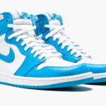 Air Jordan 1 Retro High UNC (GS) - Image 2