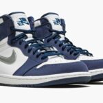 Air Jordan 1 High OG Midnight Navy - Image 2