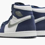 Air Jordan 1 High OG Midnight Navy - Image 3