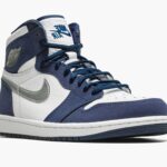 Air Jordan 1 High OG Midnight Navy - Image 4