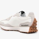New Balance 327 low-top white sneakers - Image 3